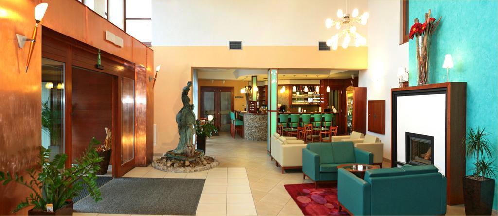 Wellness Hotel Happy Star Hnanice  Exterior foto