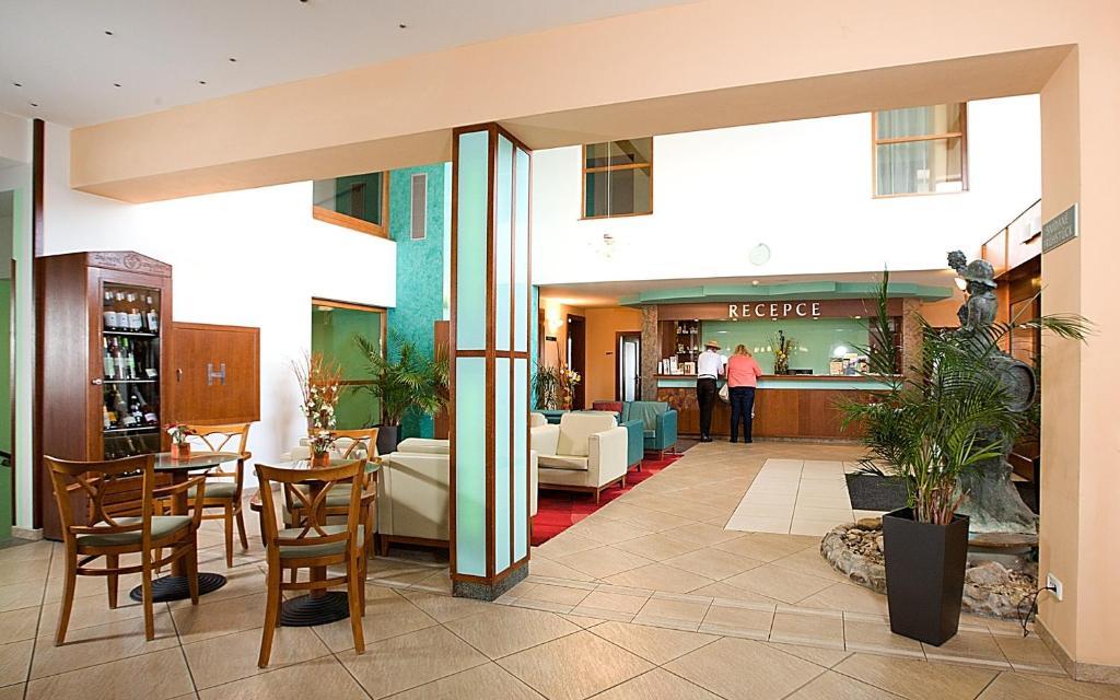 Wellness Hotel Happy Star Hnanice  Exterior foto